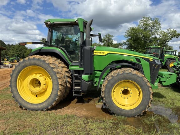 Image of John Deere 8R 310 equipment image 4