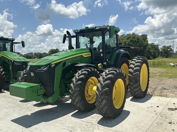 Image of John Deere 8R 310 equipment image 2