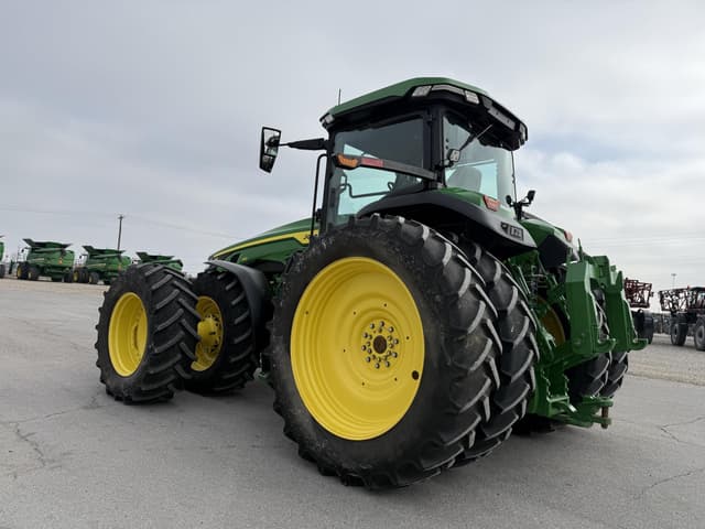 Image of John Deere 8R 310 equipment image 4