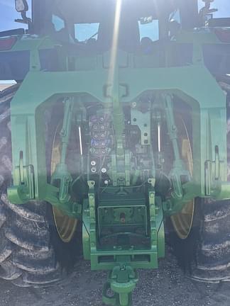 Image of John Deere 8R 310 equipment image 4