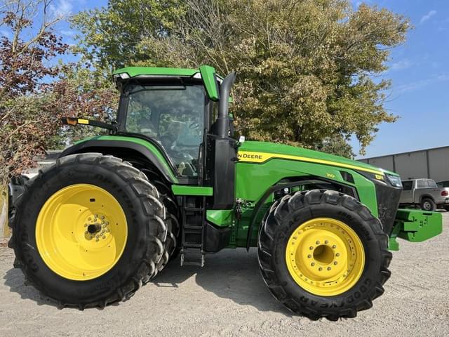 Image of John Deere 8R 310 equipment image 3