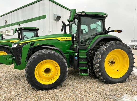 Image of John Deere 8R 310 equipment image 1