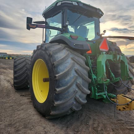 Image of John Deere 8R 310 equipment image 4
