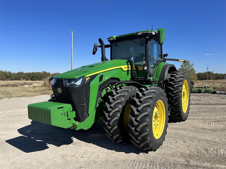 2021 John Deere 8R 310 Equipment Image0