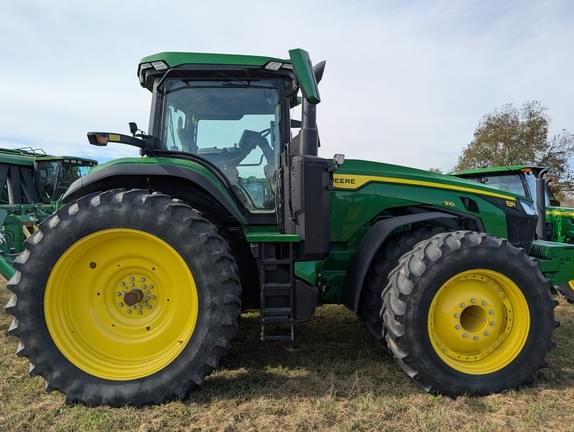 Image of John Deere 8R 310 equipment image 4
