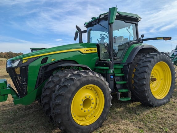 2021 John Deere 8R 310 Equipment Image0