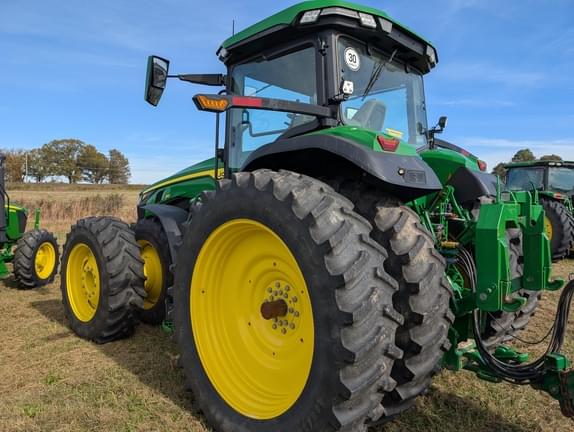 Image of John Deere 8R 310 equipment image 2