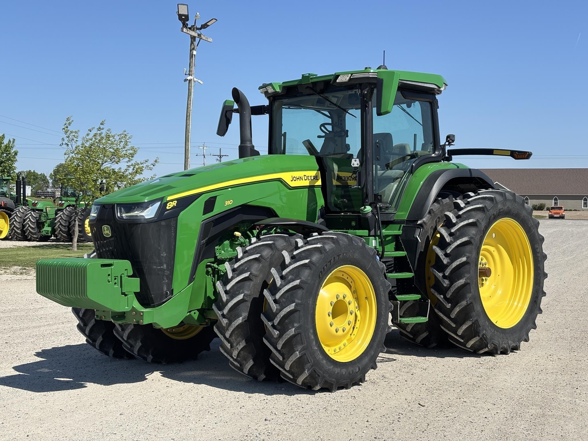 300 - 424 HP Tractors image