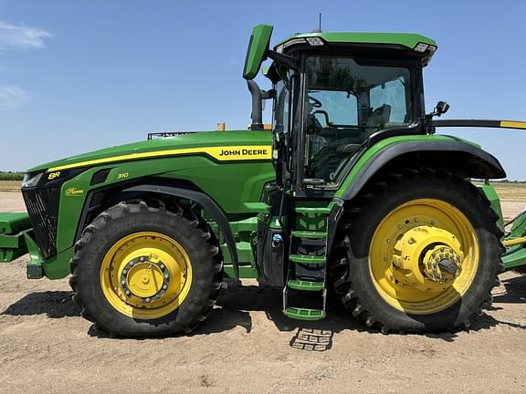 Image of John Deere 8R 310 equipment image 1