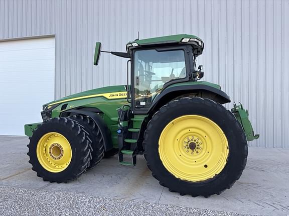 Image of John Deere 8R 310 equipment image 4