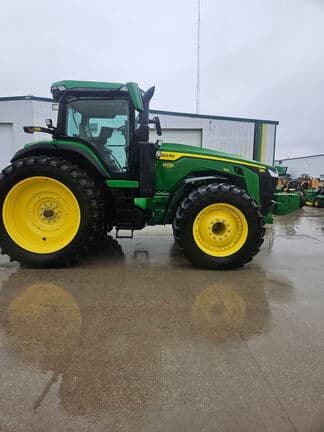 Image of John Deere 8R 310 equipment image 4