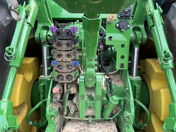 Image of John Deere 8R 310 equipment image 3