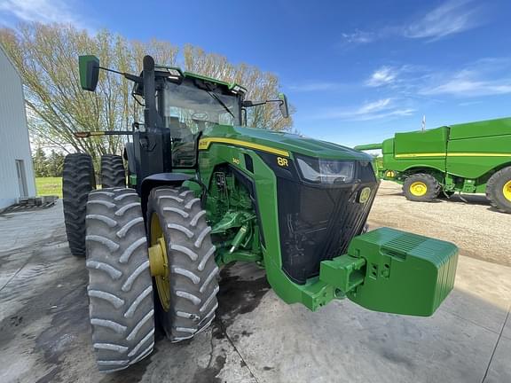 Image of John Deere 8R 340 equipment image 4