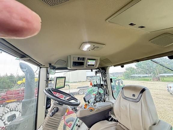 Image of John Deere 8R 340 equipment image 2