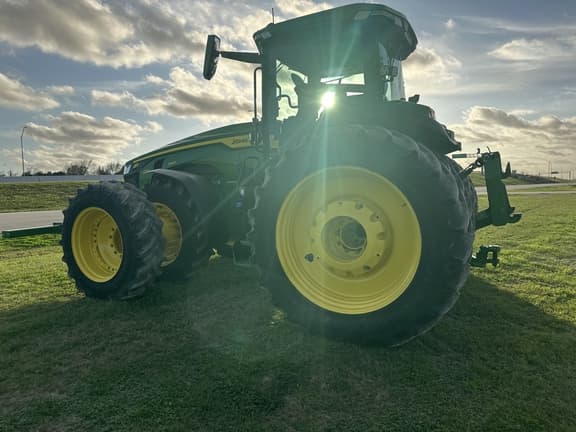 Image of John Deere 8R 340 equipment image 2