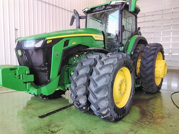 Image of John Deere 8R 340 equipment image 4