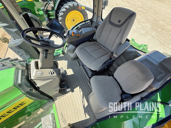 Image of John Deere 8R 340 equipment image 4