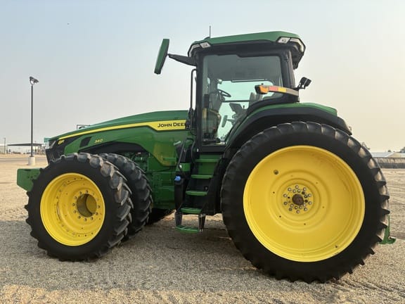 2021 John Deere 8R 340 Equipment Image0