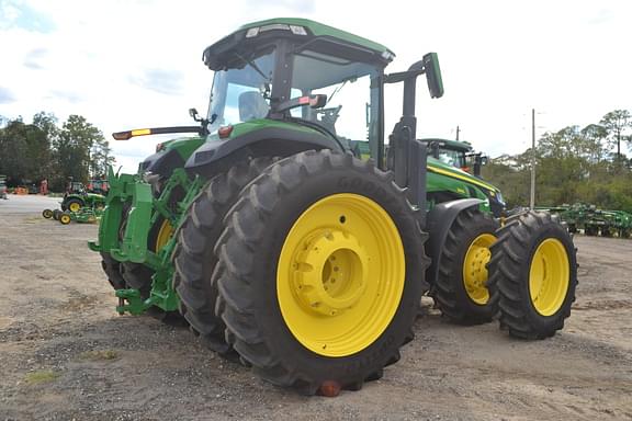 Image of John Deere 8R 340 equipment image 2