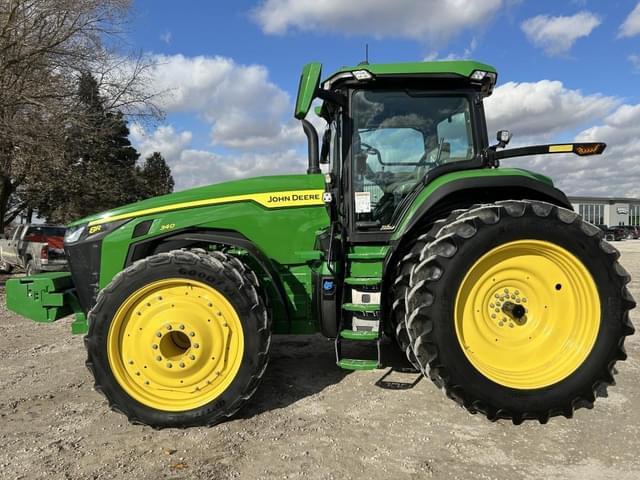 Image of John Deere 8R 340 equipment image 2