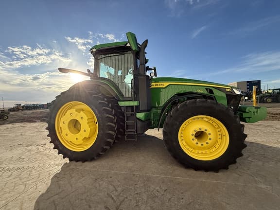 Image of John Deere 8R 340 equipment image 2