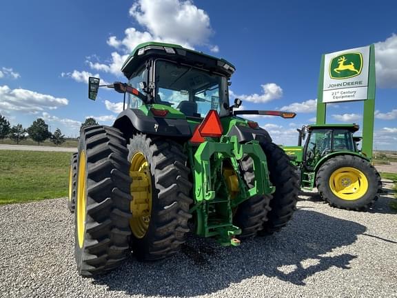 Image of John Deere 8R 340 equipment image 2