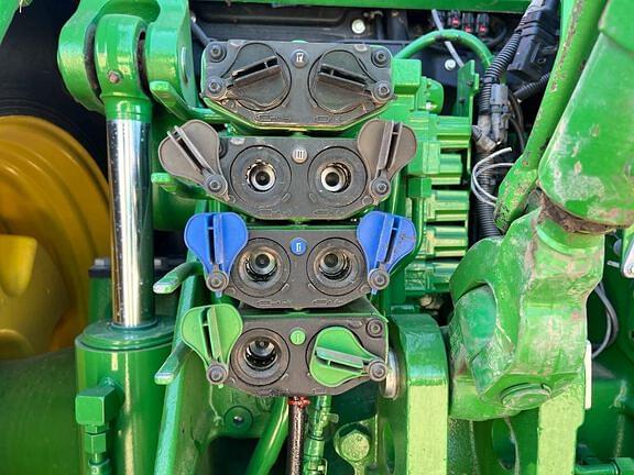 Image of John Deere 8R 340 equipment image 3