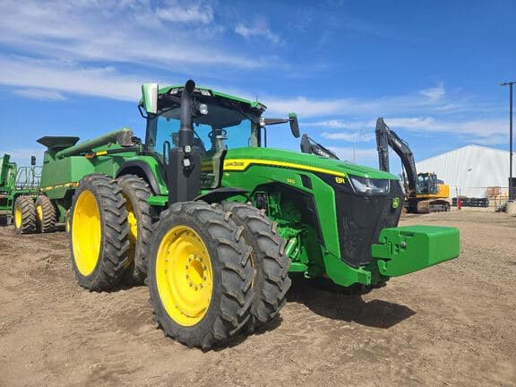 Image of John Deere 8R 340 equipment image 4