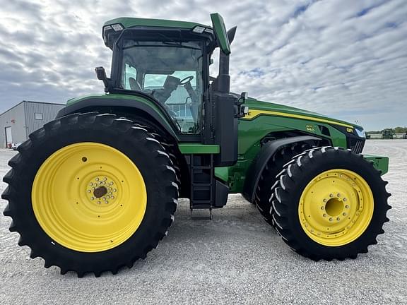 Image of John Deere 8R 340 equipment image 3