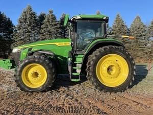 2021 John Deere 8R 340 Image