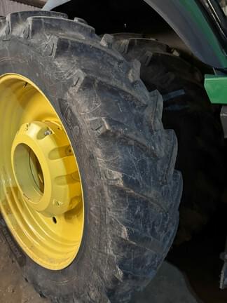 Image of John Deere 8R 340 equipment image 3