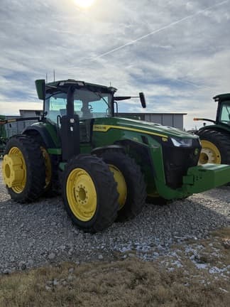 Image of John Deere 8R 370 equipment image 2