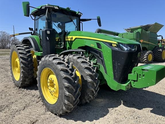 Image of John Deere 8R 370 equipment image 2