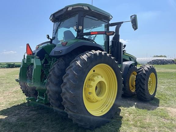 Image of John Deere 8R 370 equipment image 4