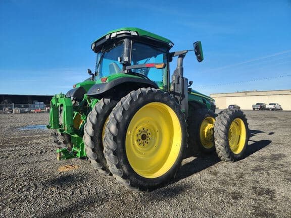 Image of John Deere 8R 370 equipment image 4