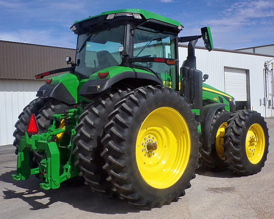 Image of John Deere 8R 370 equipment image 2