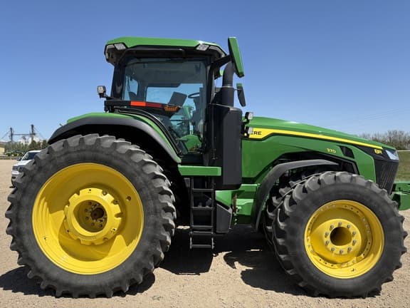 Image of John Deere 8R 370 equipment image 1