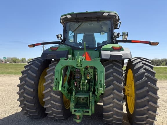 Image of John Deere 8R 370 equipment image 2