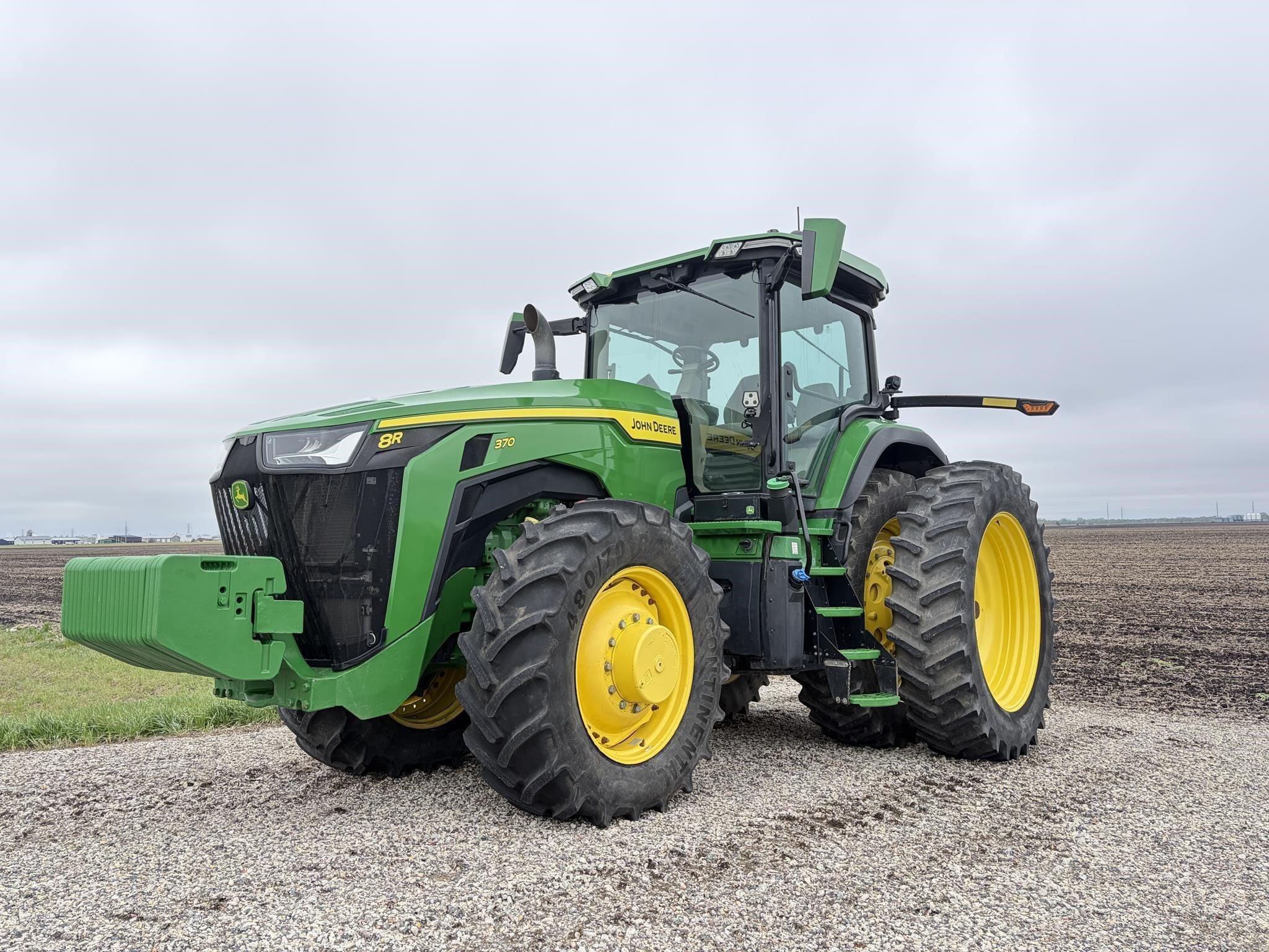 2021 John Deere 8R 370 Equipment Image0