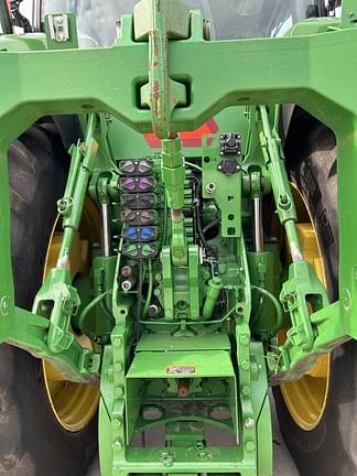 Image of John Deere 8R 370 equipment image 4