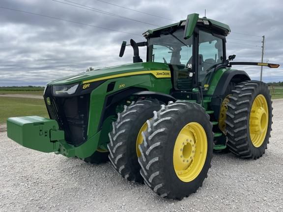 Image of John Deere 8R 370 equipment image 2
