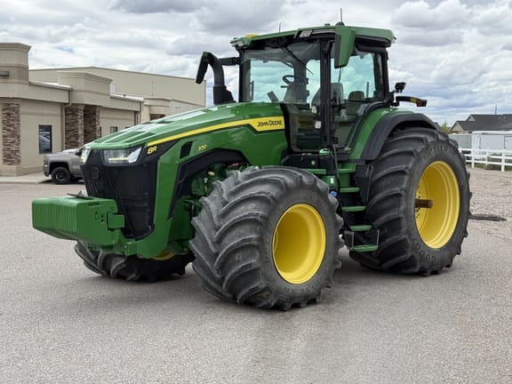 2021 John Deere 8R 370 Equipment Image0