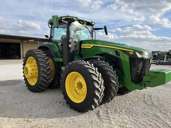 Image of John Deere 8R 370 equipment image 2