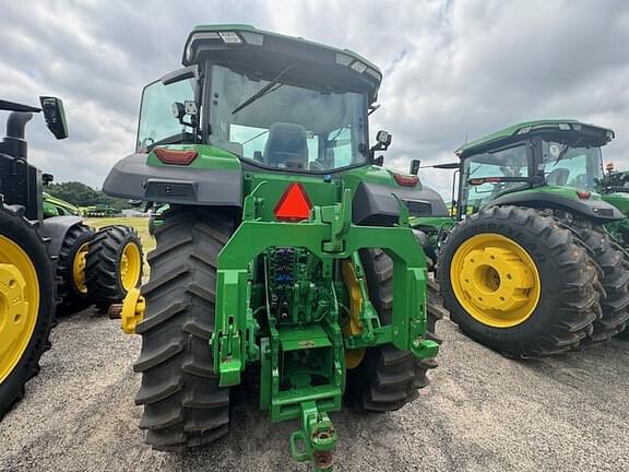 Image of John Deere 8R 370 equipment image 2