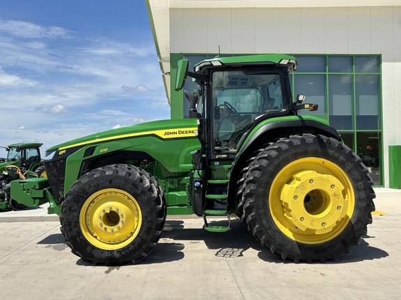 Image of John Deere 8R 370 Primary image