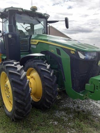 2021 John Deere 8R 370 Equipment Image0