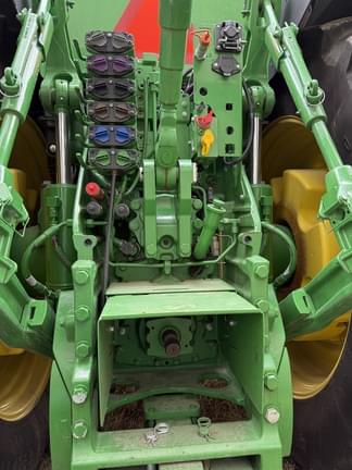 Image of John Deere 8R 370 equipment image 4