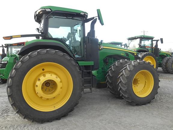 Image of John Deere 8R 370 equipment image 4