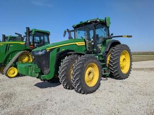 2021 John Deere 8R 370 Image