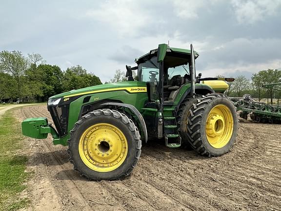 Image of John Deere 8R 370 Image 1